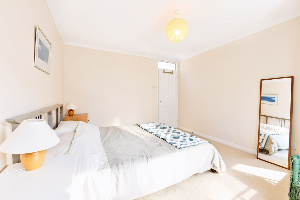 Bedroom- click for photo gallery